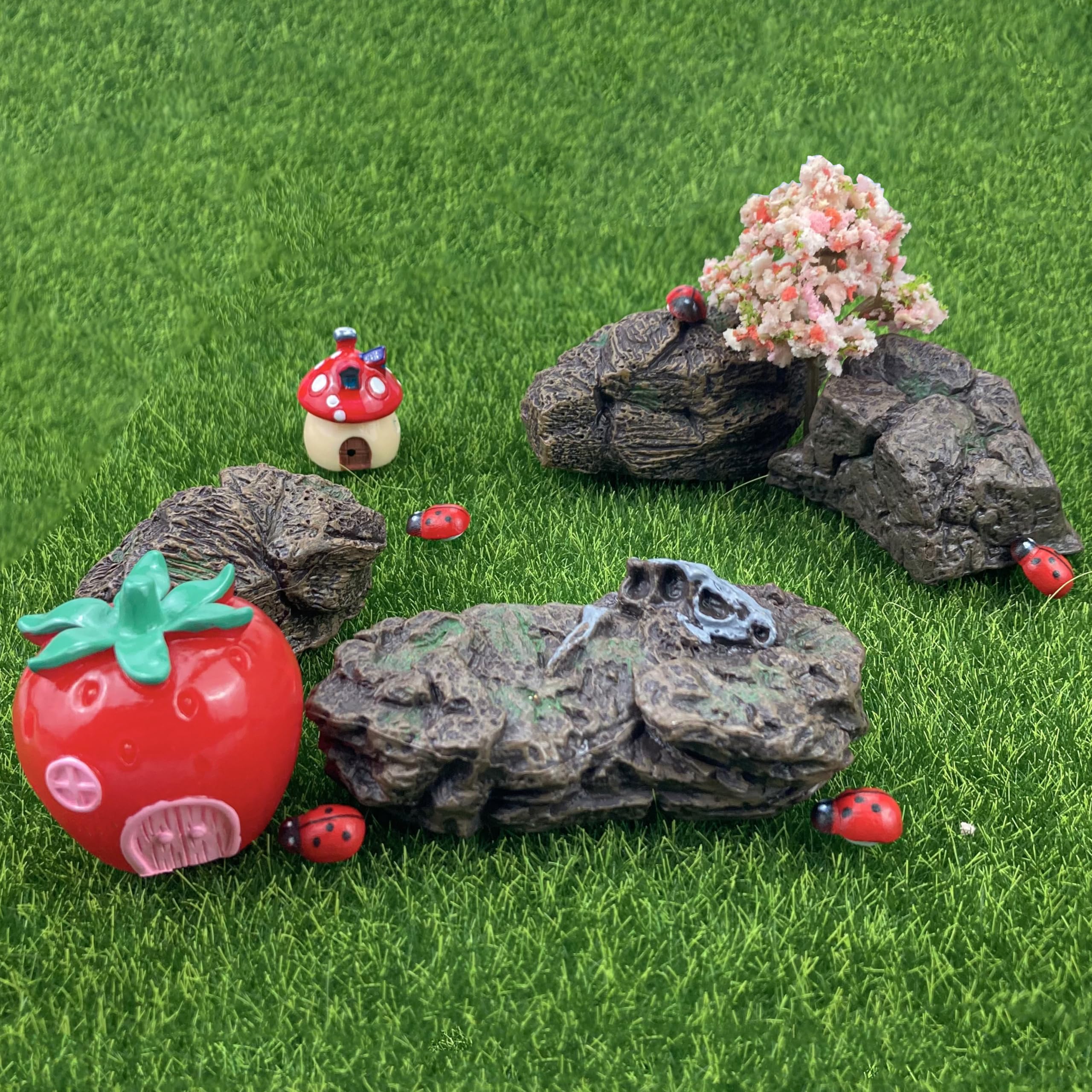 PIVNASY artificial rock variant B enhances moss terrariums with texture.