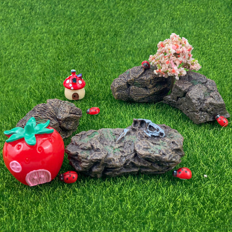 PIVNASY artificial rock variant B enhances moss terrariums with texture.