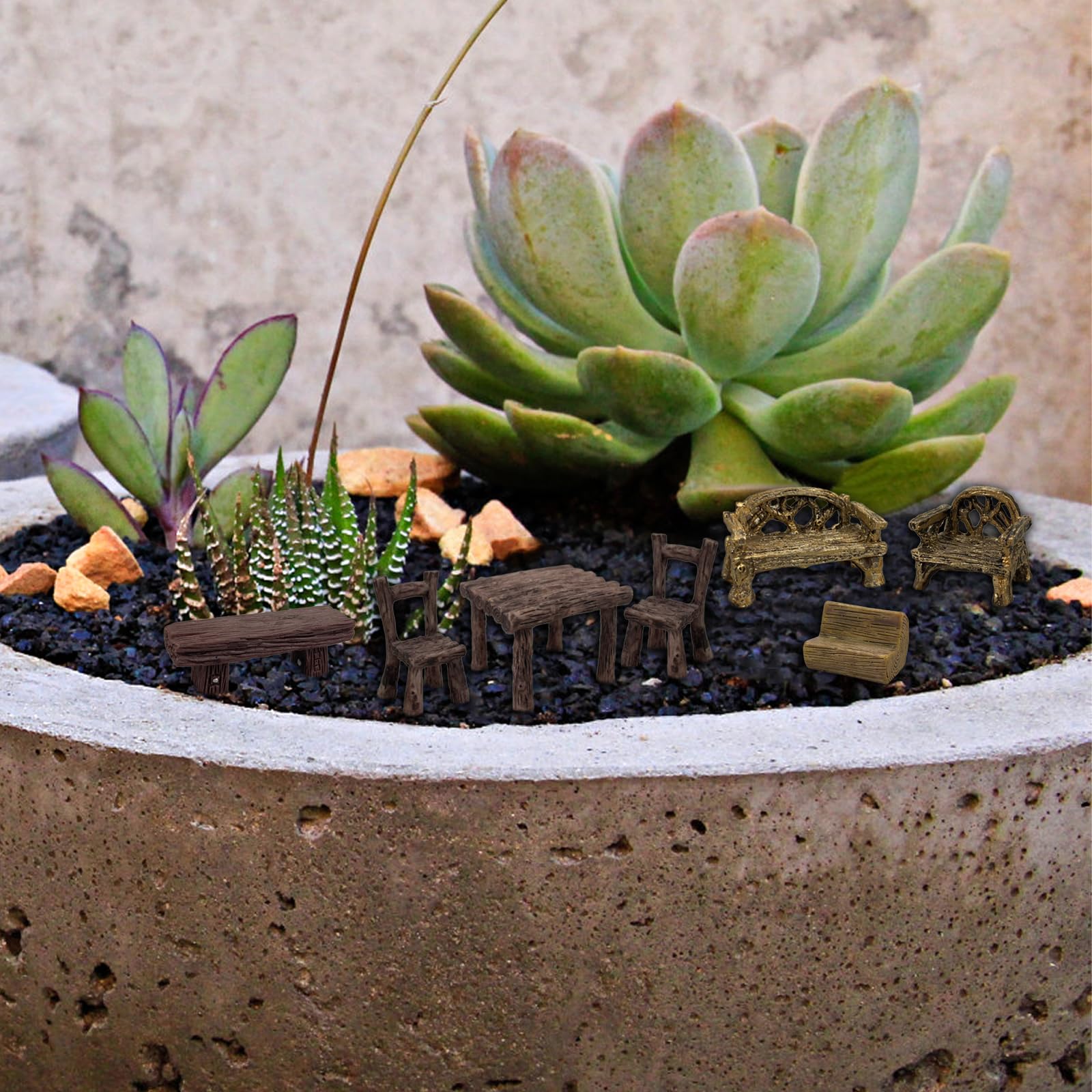 PIVNASY miniature set is a thoughtful gift for garden lovers and crafters.