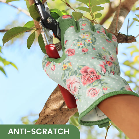 Pleneal gloves feature a double-layer padded palm for extra grip.