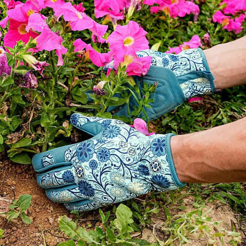 Pleneal leather gloves suitable for multiple gardening tasks and projects.