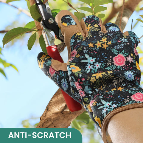 Pleneal weed-prune-ready gloves ideal for garden maintenance.