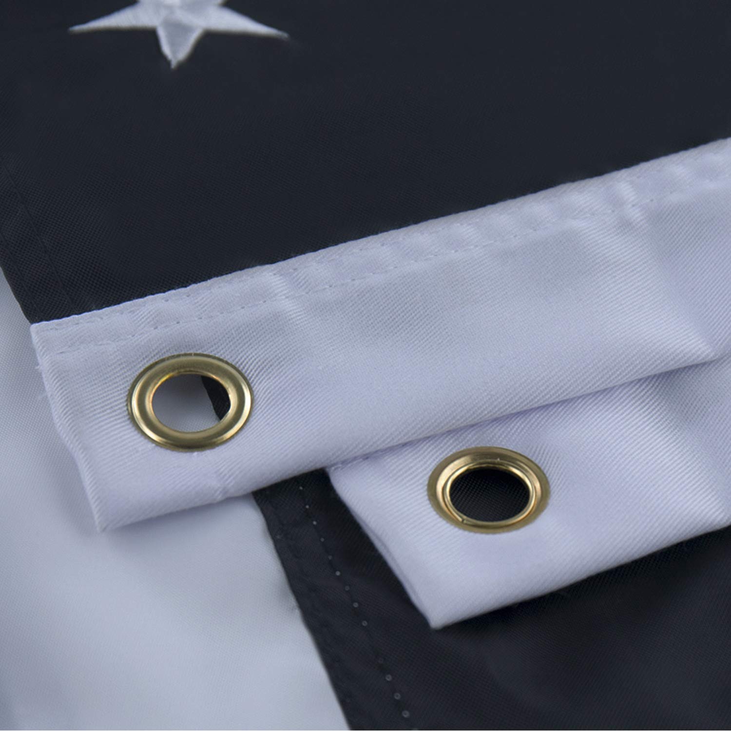 PLTCAT 210D nylon flag highlighting quick-dry and UV protection for outdoor display.