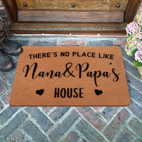 PLUJOYS outdoor doormat with UV protection resists fading.