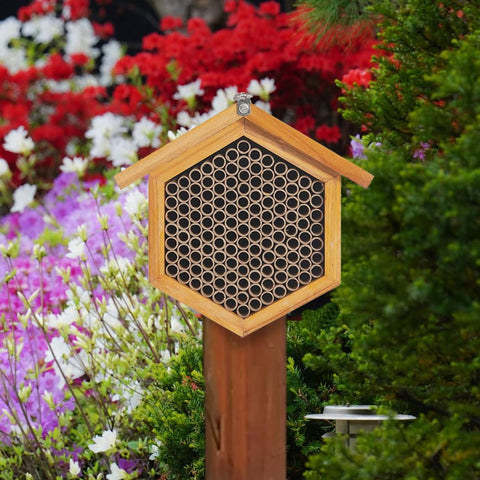 POLLIBEE bee house with rope for flexible garden mounting