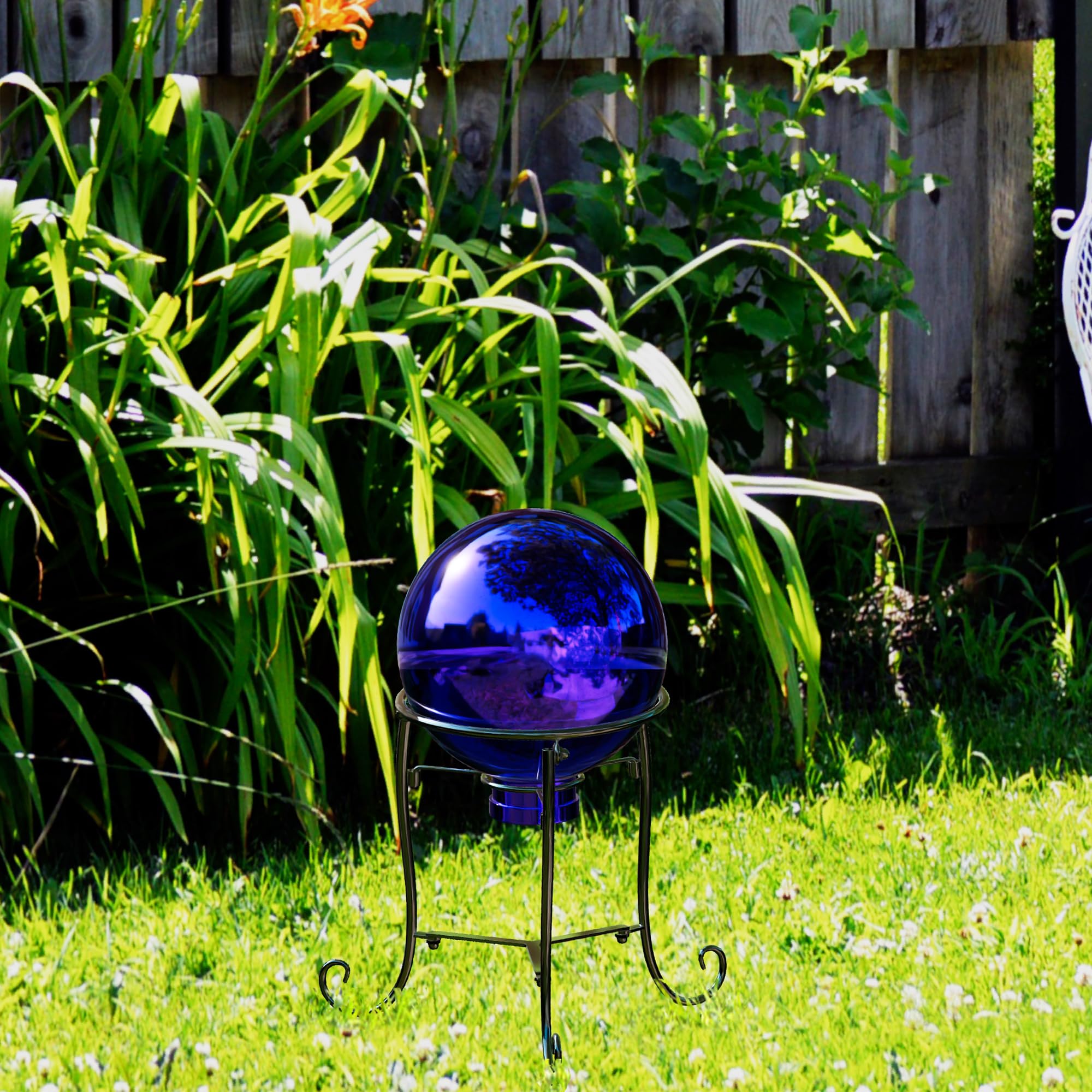 Polyjkl decorative display stand shown in garden setup