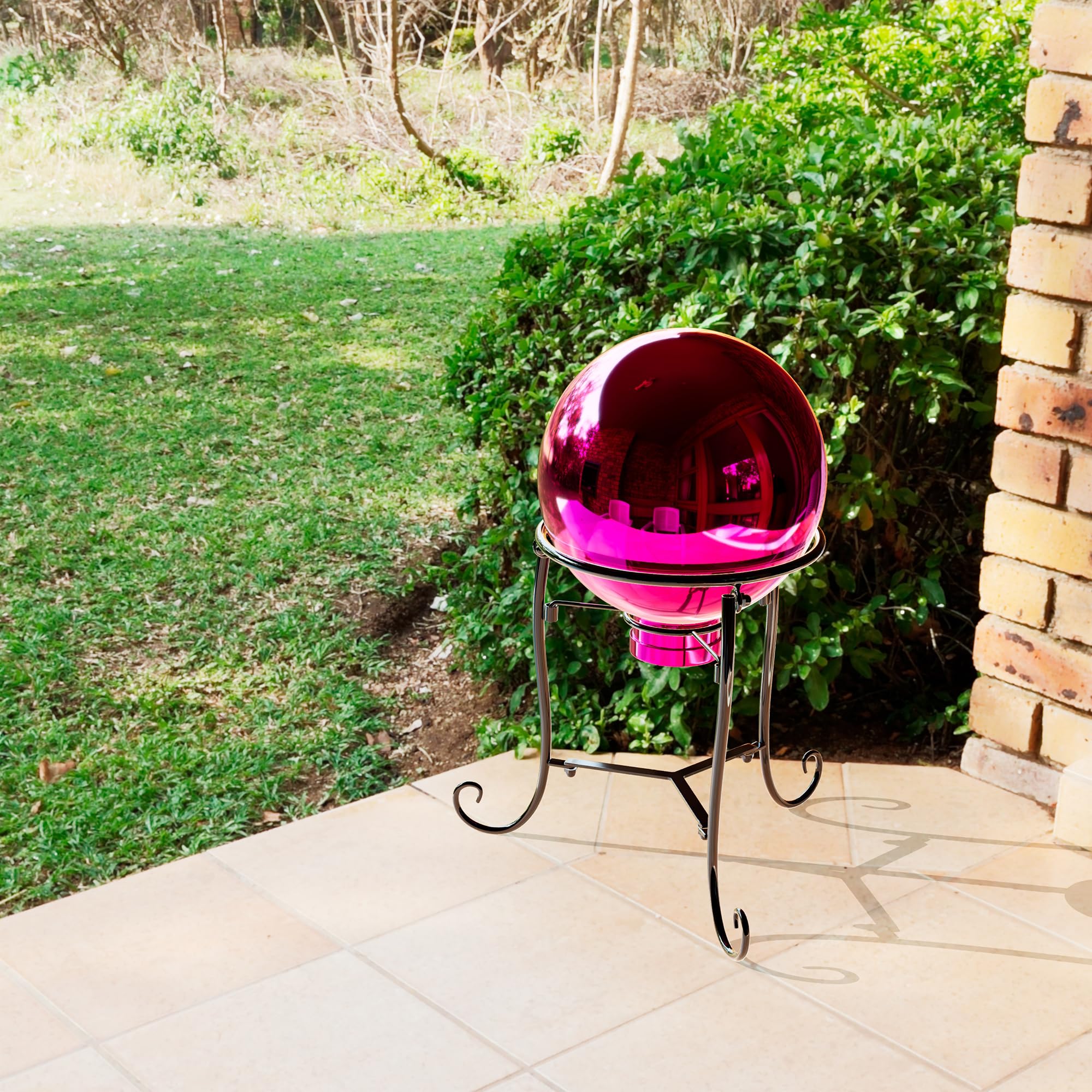 Polyjkl outdoor gazing ball stand demonstrating wind stability