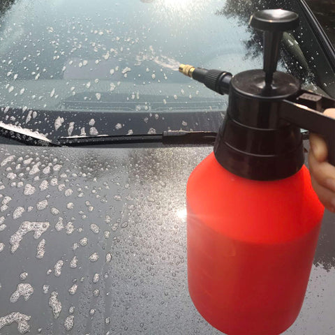 POLYTE Portable sprayer for windows, wheels, and home cleaning.