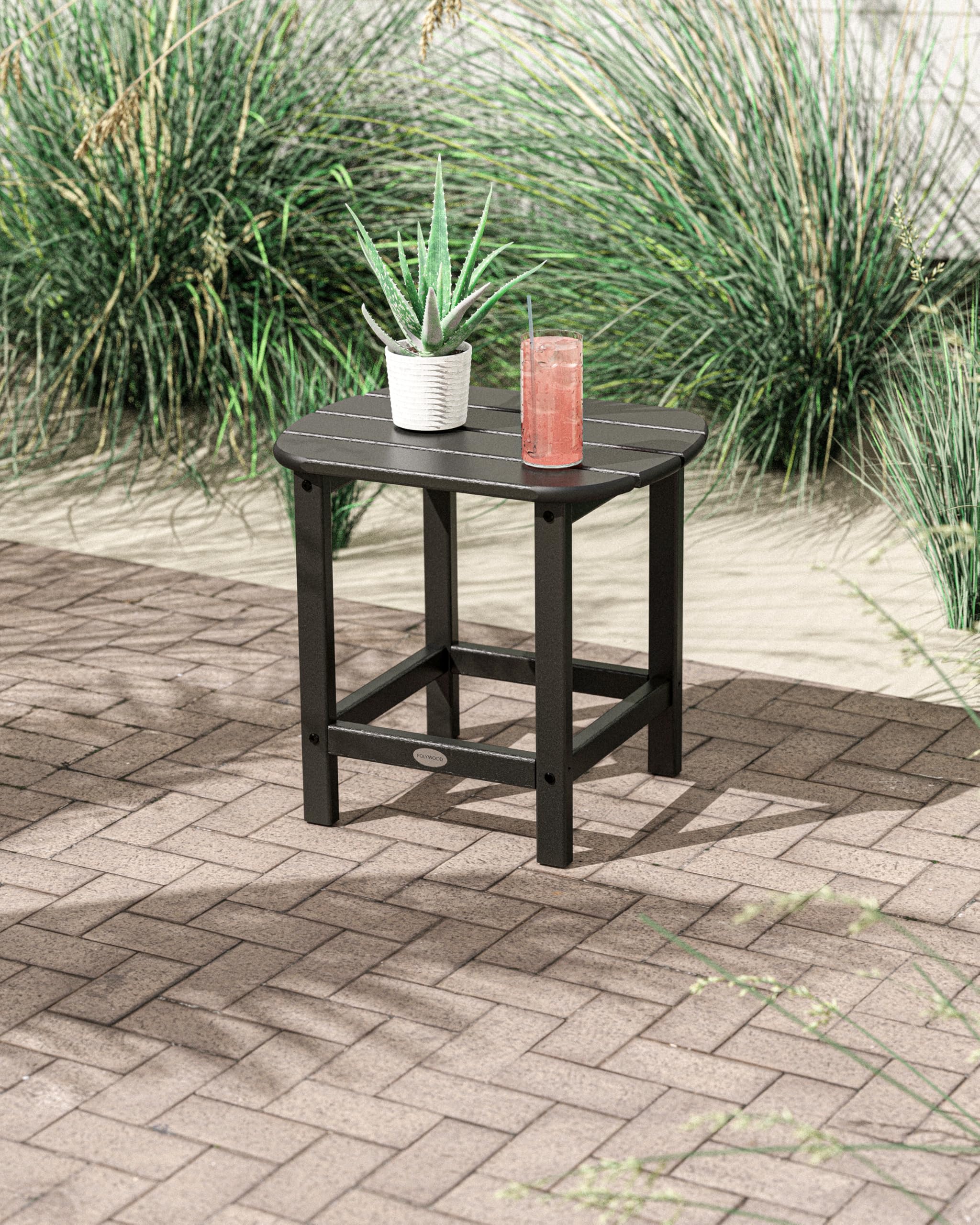 Closeup of the wood-like finish on the Polywood SBT18BL side table.