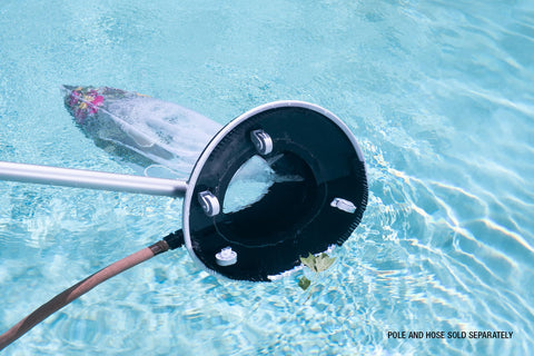 Aluminum handle on Poolmaster 28316 for a sturdy grip