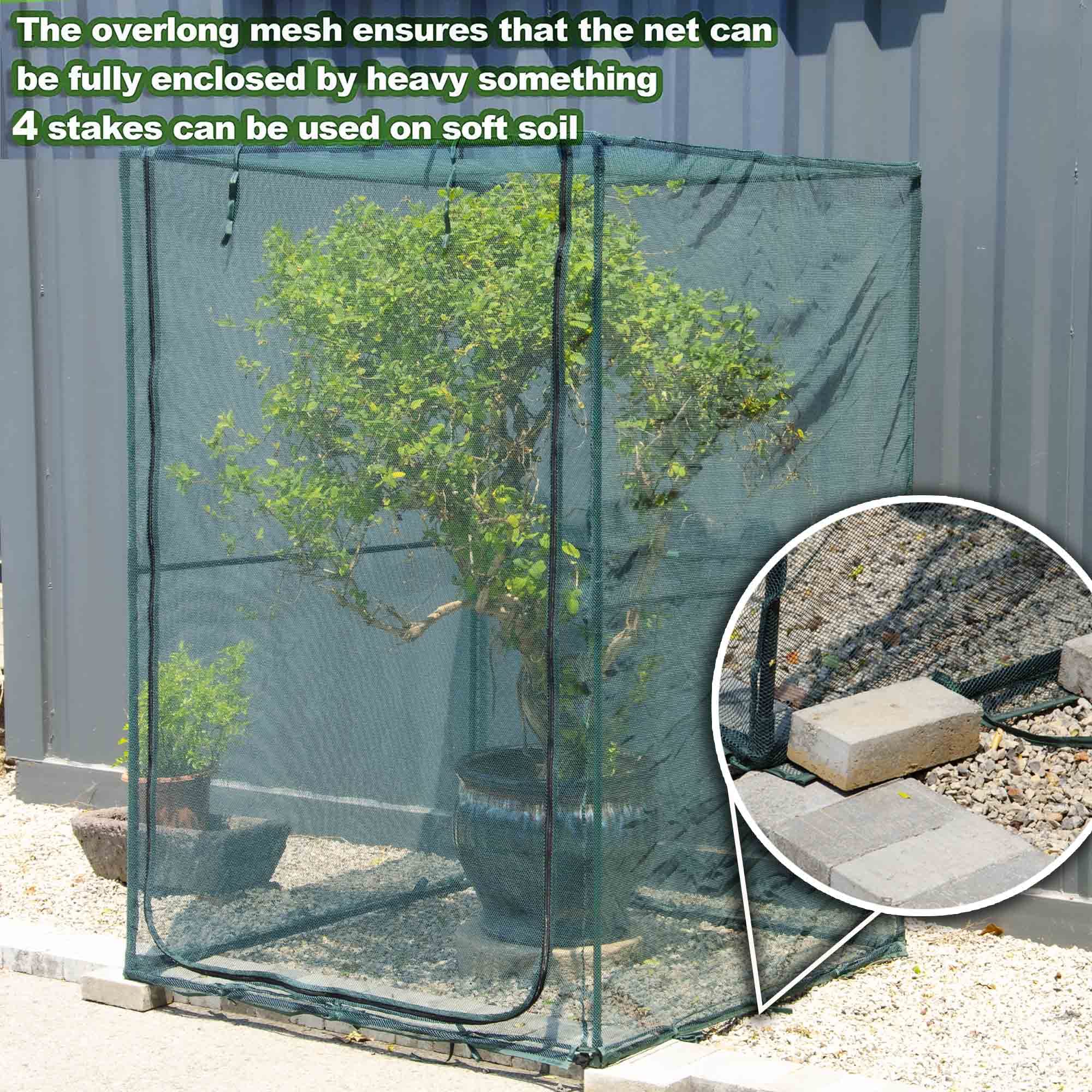 Porayhut base 125x125 cm with 185 cm height offers ample space.