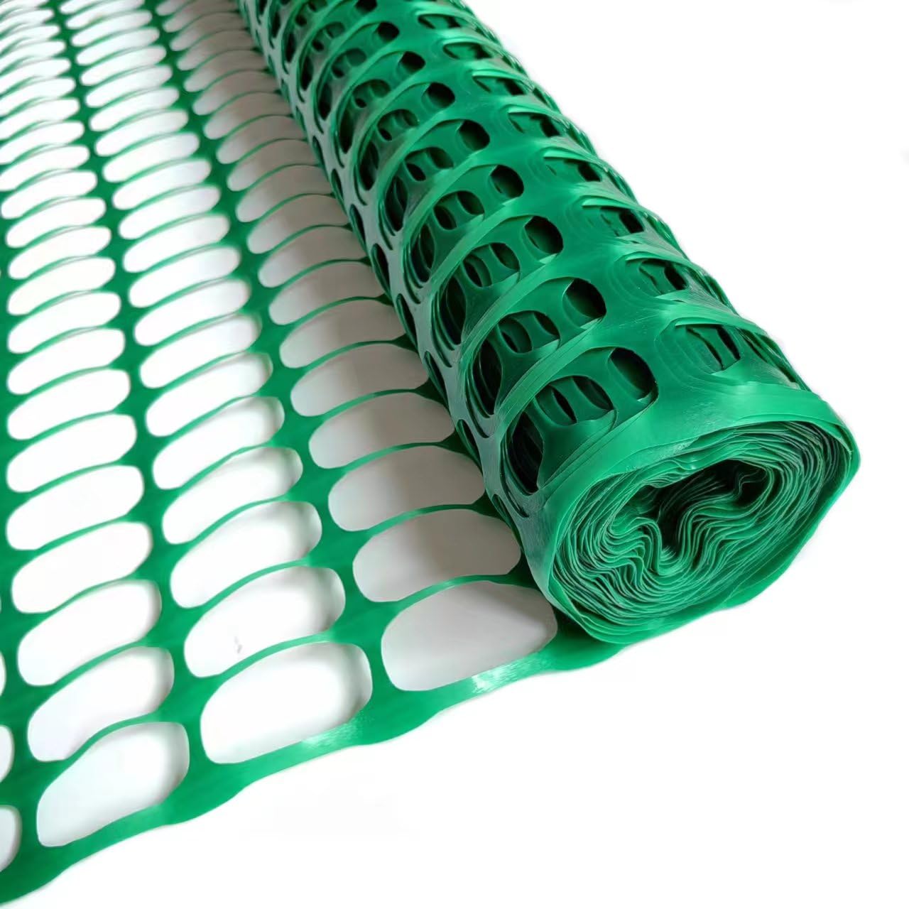UV-resistant mesh shows strength and durability for temporary fencing.