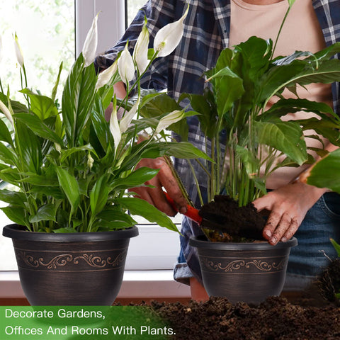 Pottiffe recyclable plastic planter offers durable, affordable porch and patio use.