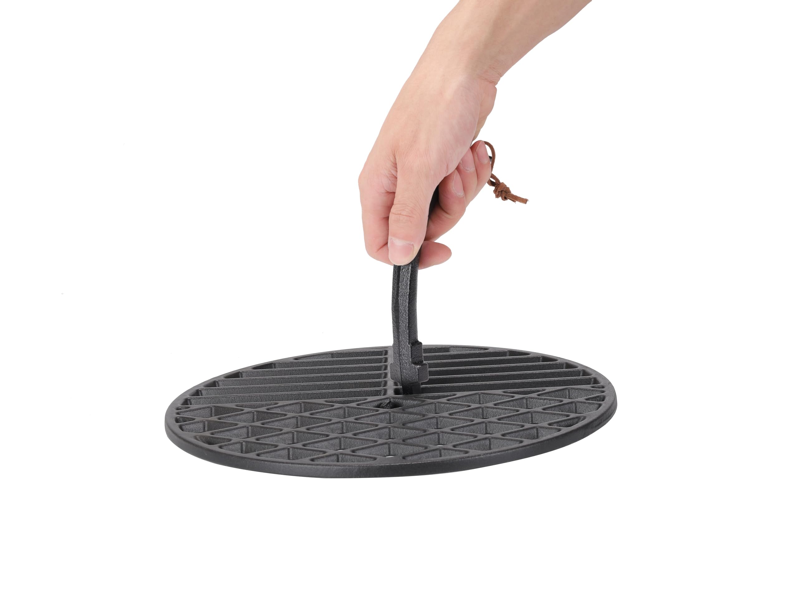 ppztkk Cast Iron Grill Lifter in use on grill, easy lift and grease management