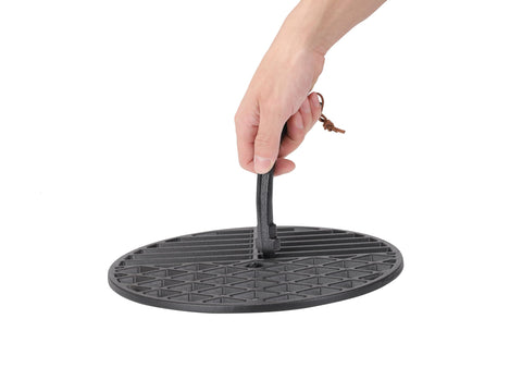 ppztkk Cast Iron Grill Lifter in use on grill, easy lift and grease management