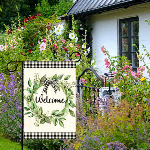 PQVRTMO 100% polyester flag withstands outdoor weather for season-long display