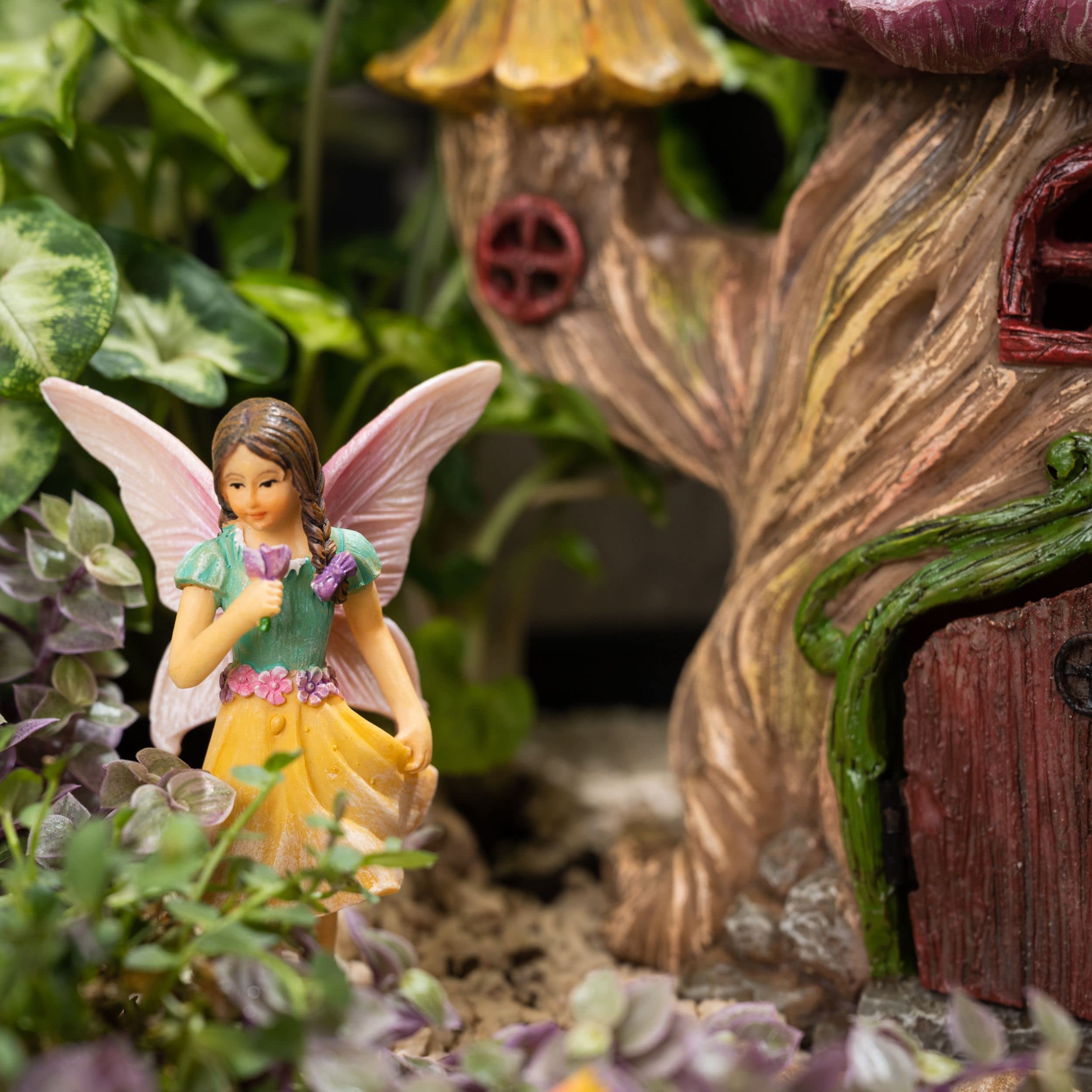 PRETMANNS Fairy House Kit durable paint resists fading in garden settings.