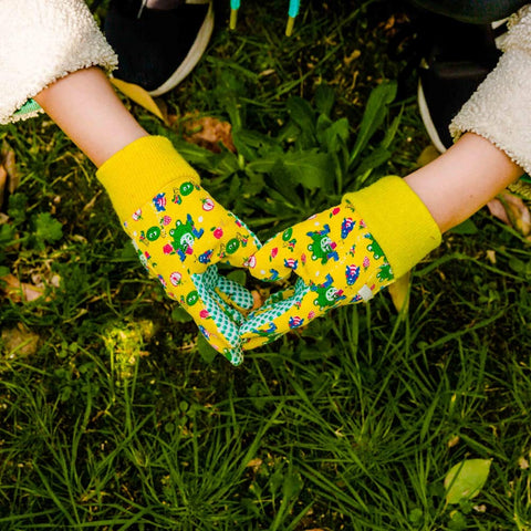 PROMEDIX P Kids Garden Gloves cotton fabric keeps hands breathable during tasks.