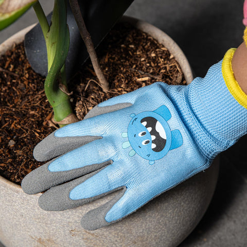 Durable PROMEDIX P design for outdoor exploration and small projects.