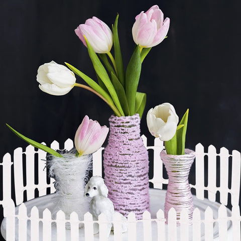 Prsildan miniature fence suitable for dollhouse setups in white.
