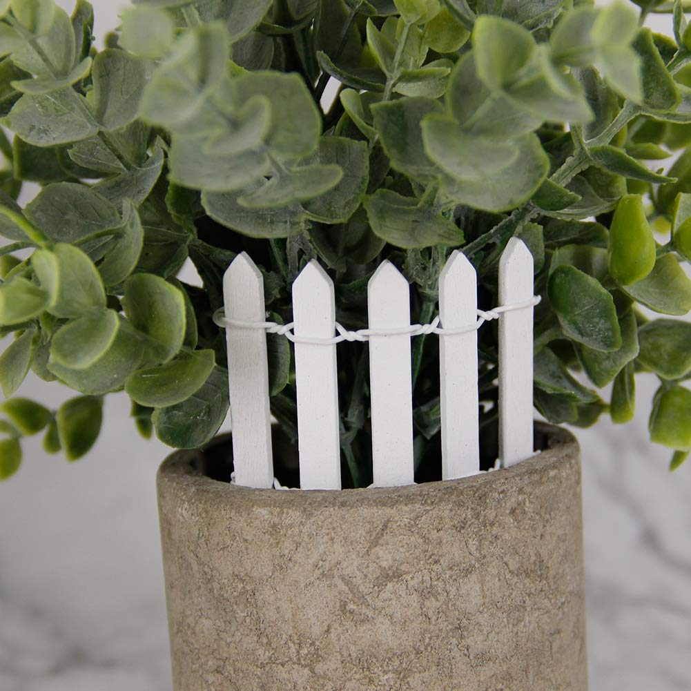 Prsildan white fence for dioramas complements small-scale garden settings.