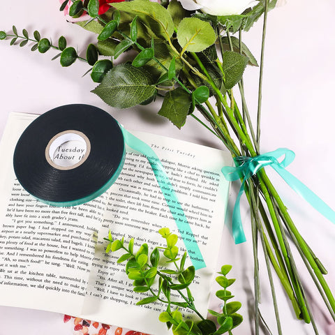 Prudiut plant tape suitable for indoor and outdoor use in gardens.