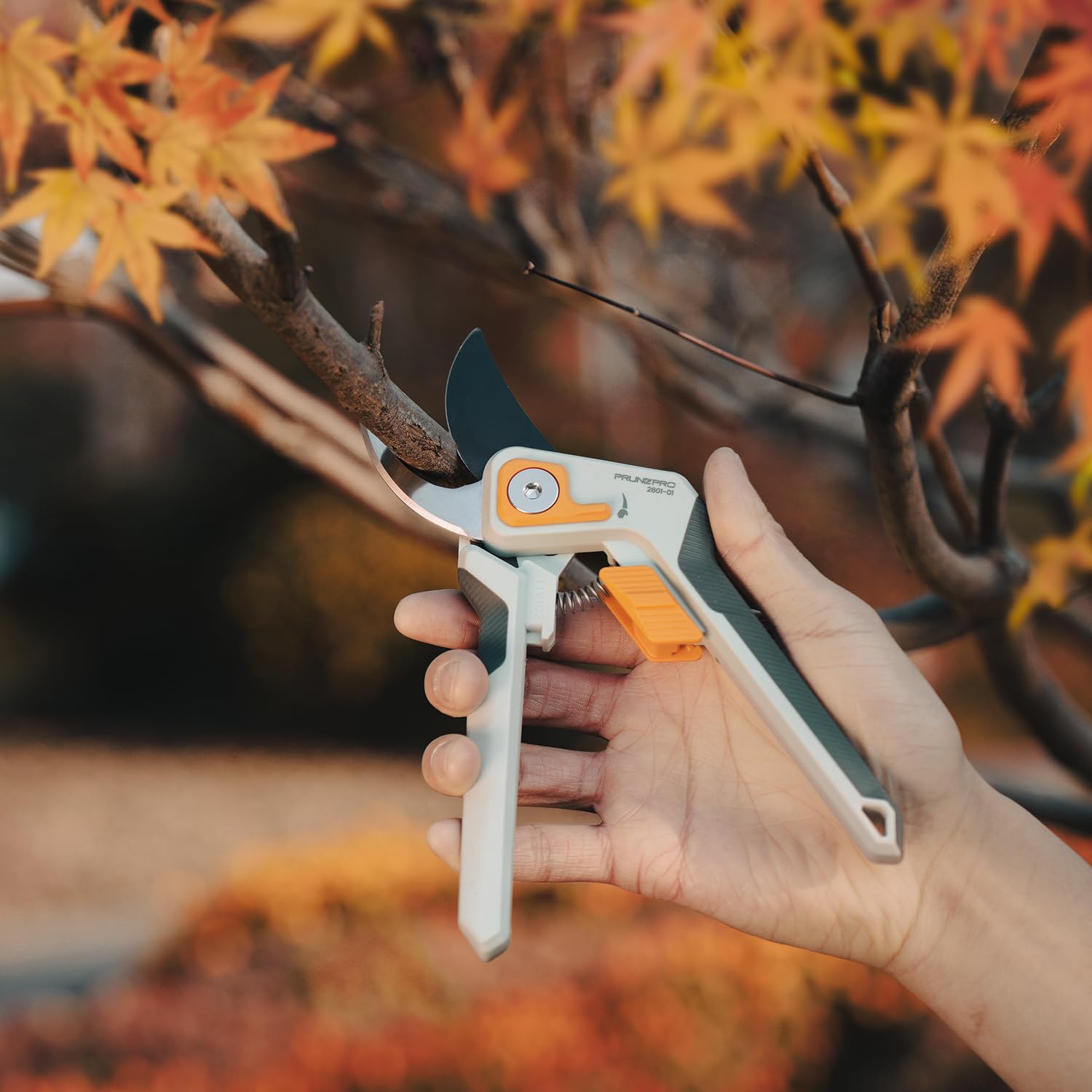 PrunePro balanced cutting action supports precise trimming of shrubs and flowers