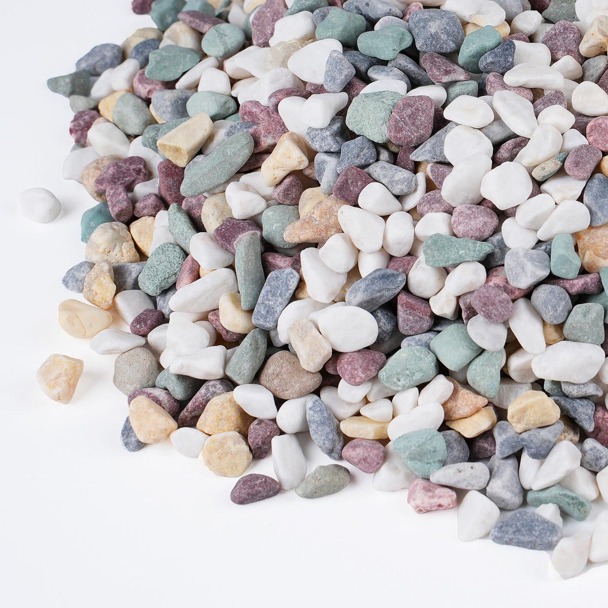 Pulovin 5-lbs pea gravel for aquariums enhances substrate with natural color and drainage.