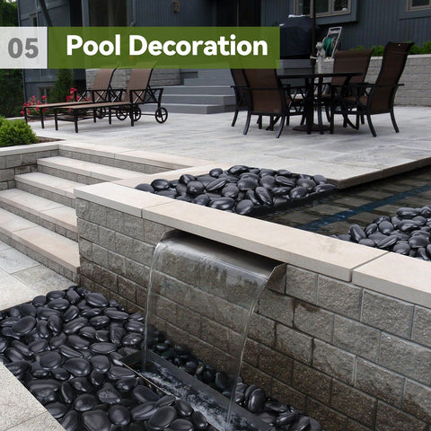 Pulovin stones aid drainage and soil protection in pots and garden beds.