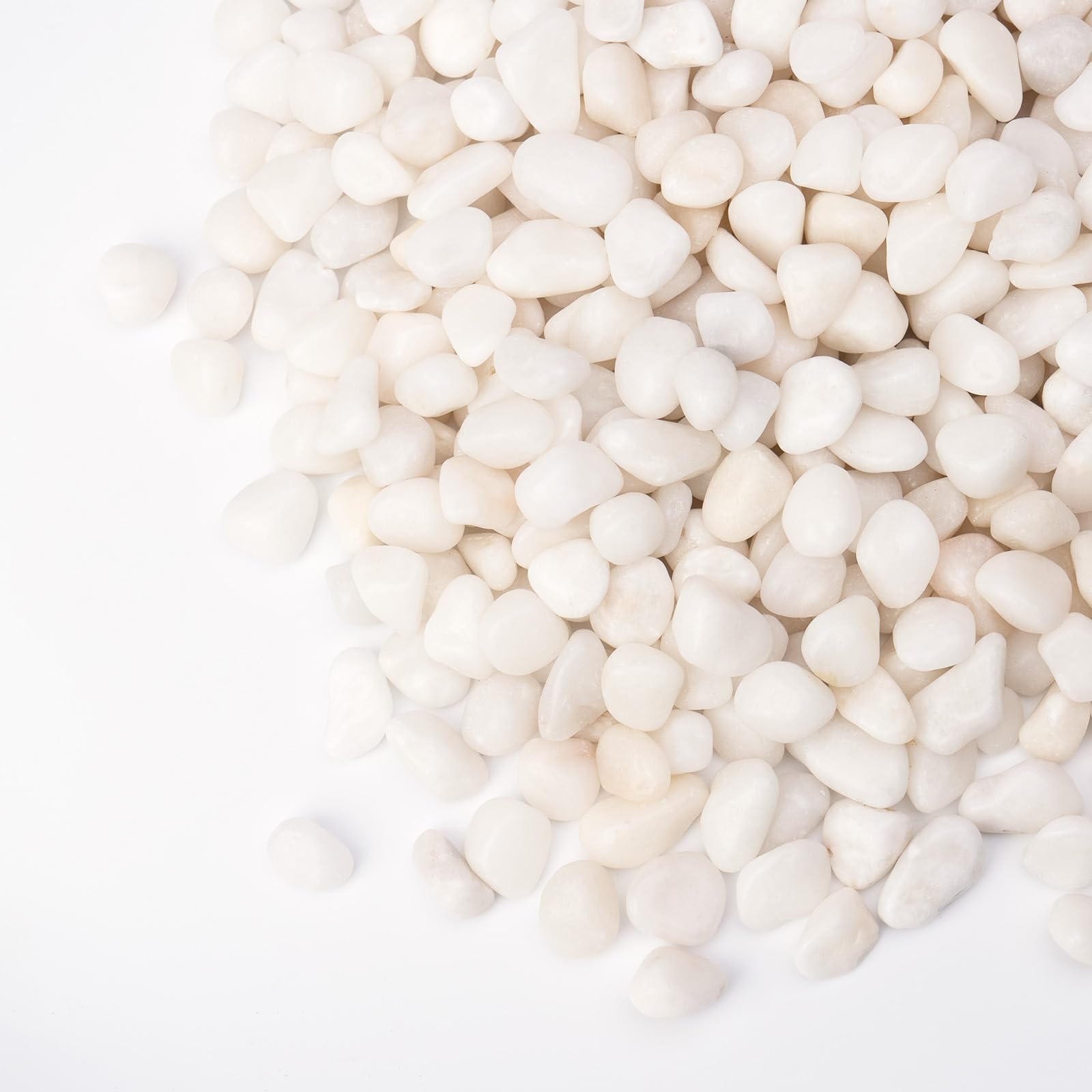 Pulovin white pebbles close-up highlighting a high polish for vase décor