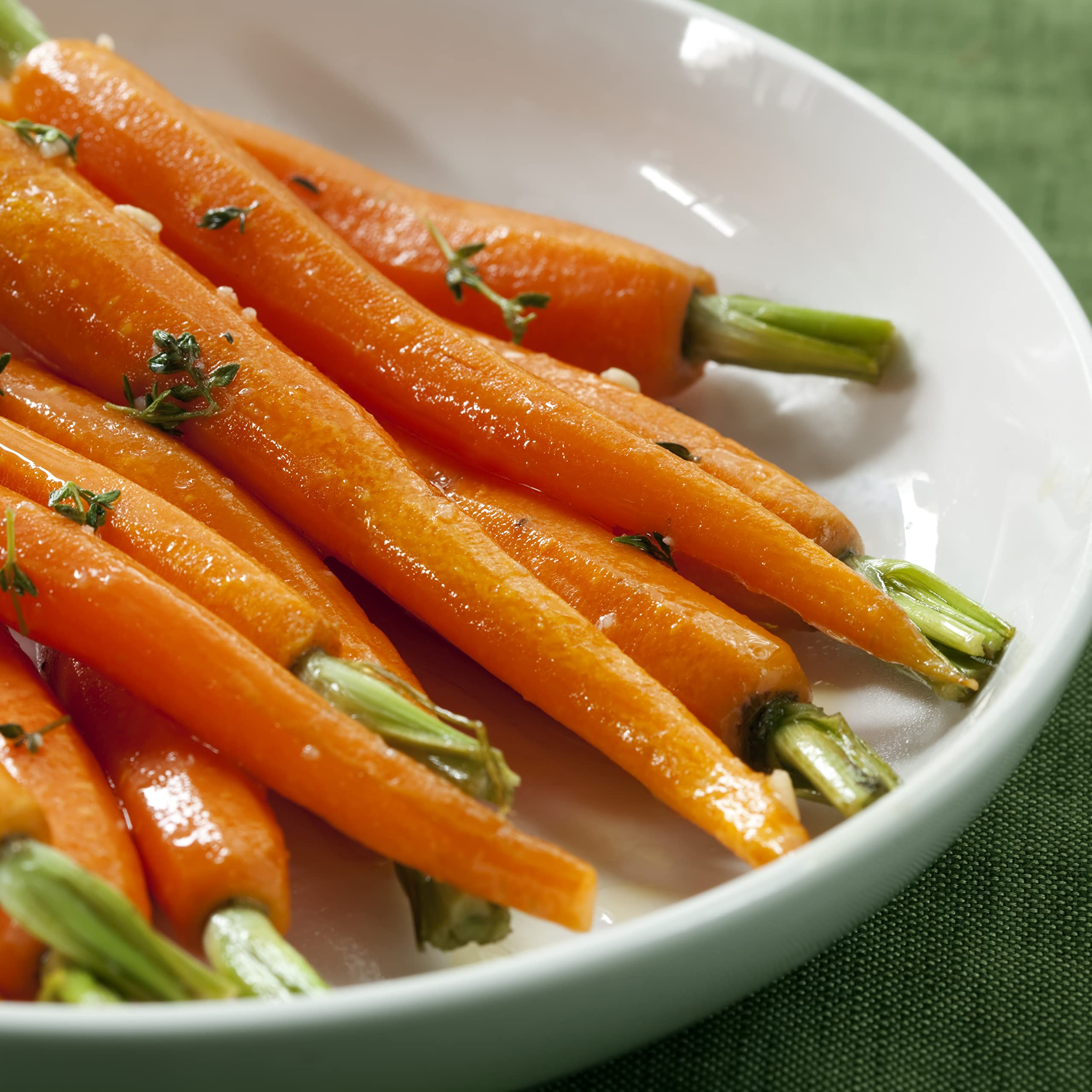 Purely Organic Scarlet Nantes origin image emphasizes USA origin and organic certification for trusted seeds.