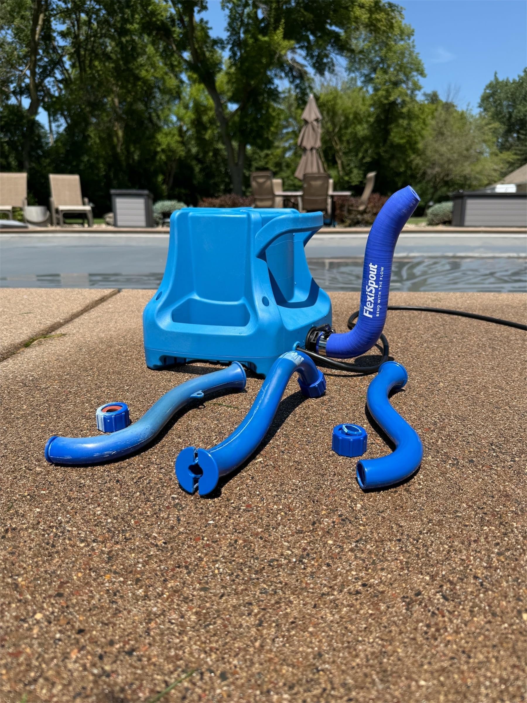 Hands-on use of FlexiSpout showing quick, tool-free setup