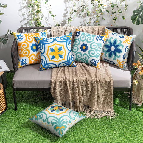 Pyonic set of 4 covers demonstrates versatile use on sofas and balconies