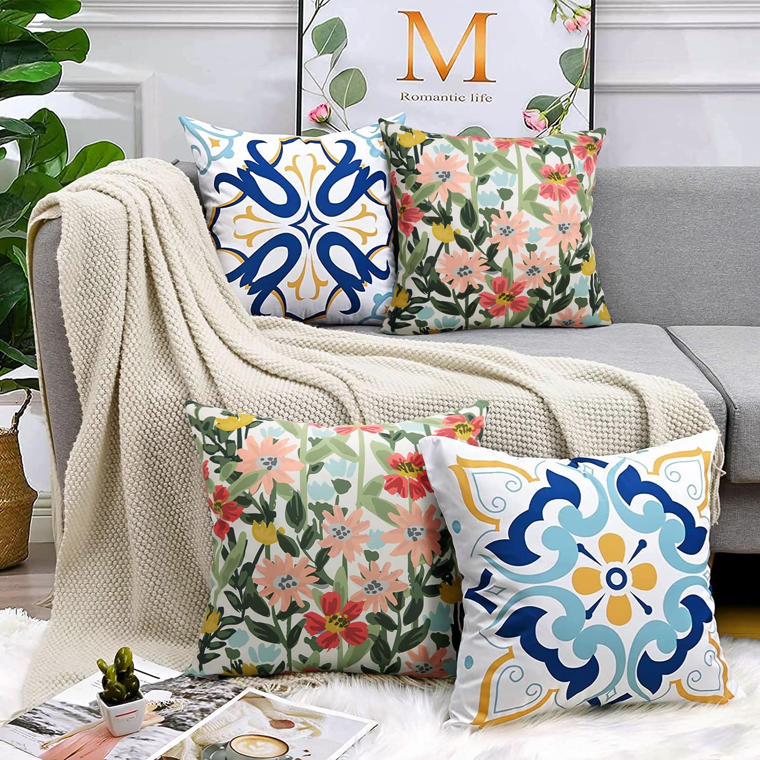 Pyonic machine-washable pillow cover allows simple cleaning after outdoor use.