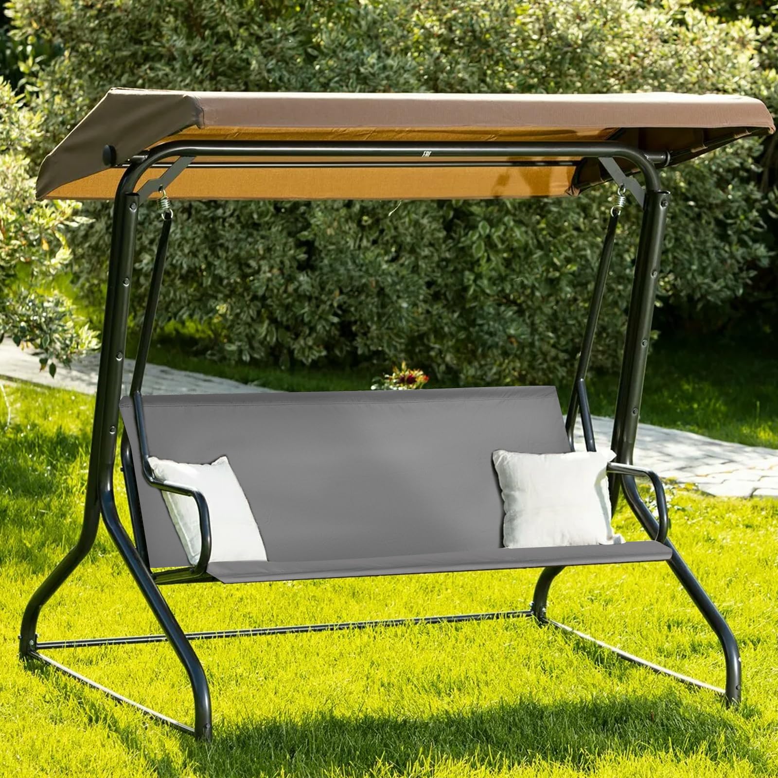 Qchengsan outdoor protection helps keep furniture clean and dry.