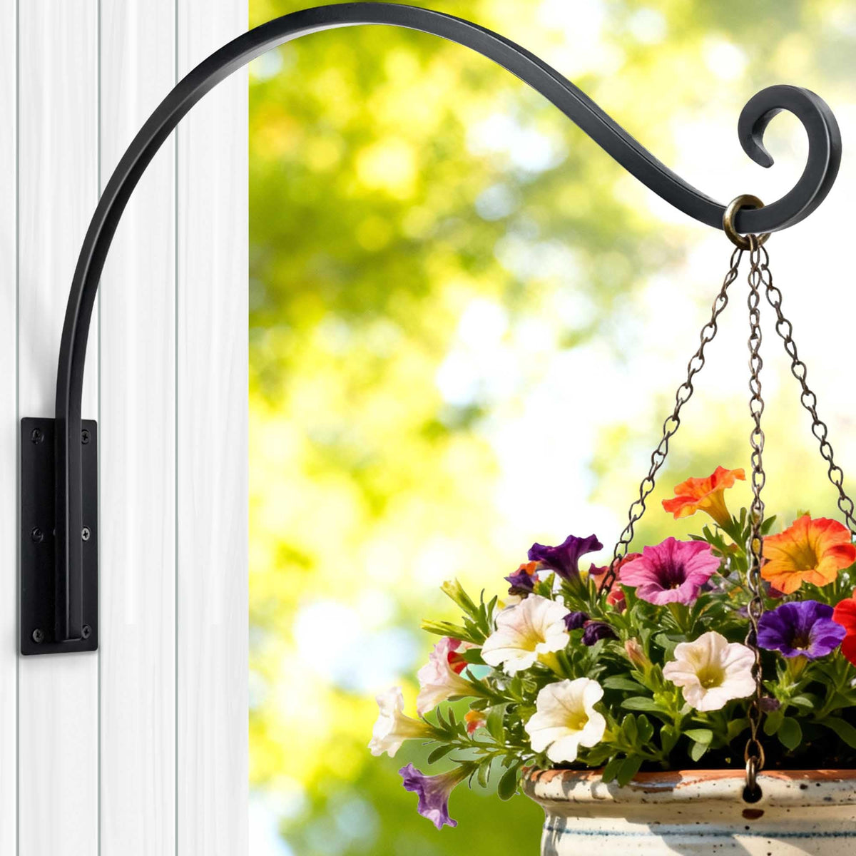 Qiang Ni heavy-duty outdoor plant hanger supports up to 100 lbs for baskets.