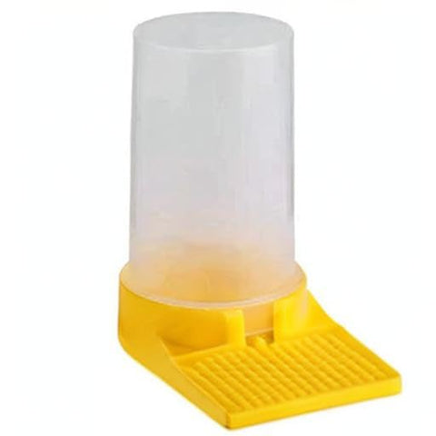Qicfrk garden decor bee watering station blends with outdoor spaces.