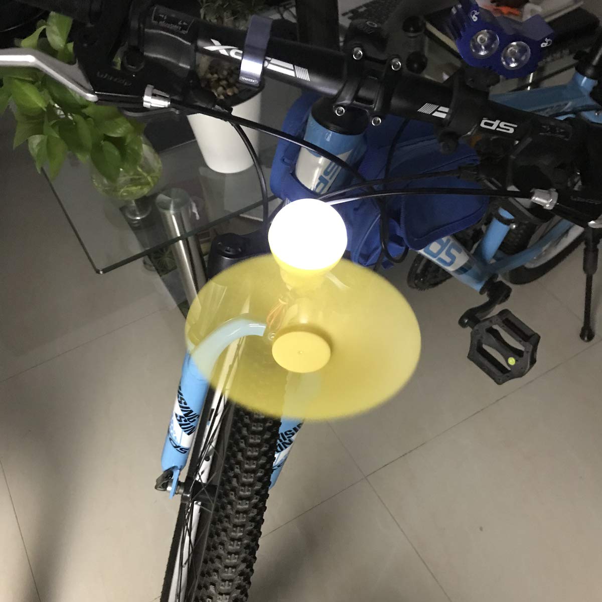 QINIZX bicycle wind power DIY setup enables small-scale lighting