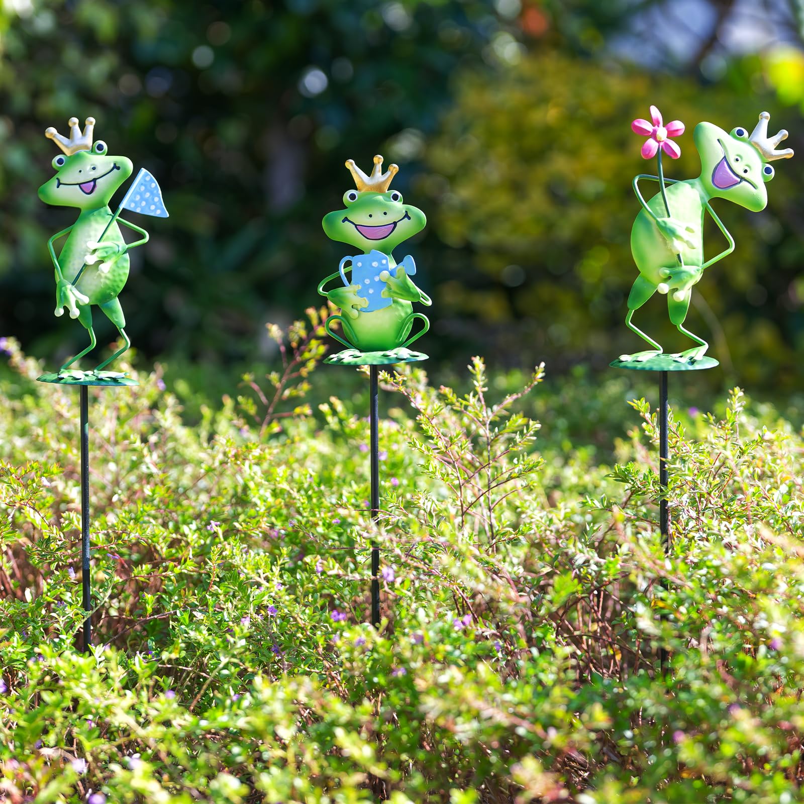 Qipade metal garden stake adds durable color to outdoor landscapes.
