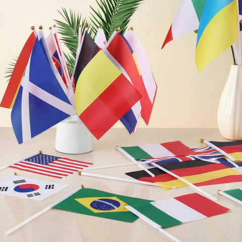 Qiyeyeye fade-resistant polyester flags designed for sun and rain