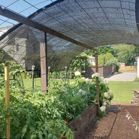 QLOFEI shade cloth with reinforced corners reduces tearing in wind