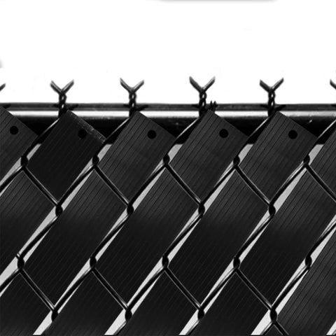 QLVILY construction site privacy tape reduces visibility on chain-link fencing.