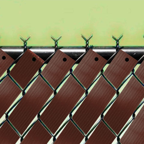 Qlvily weather-resistant PVC withstands rain and sun exposure.