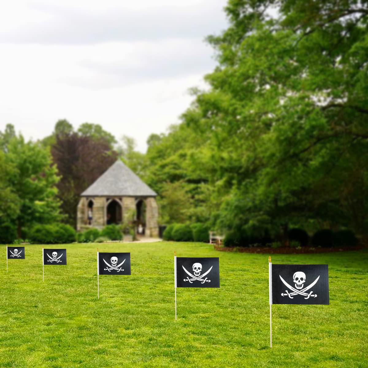 QQSD pirate banner mini flags endure UV and water exposure.