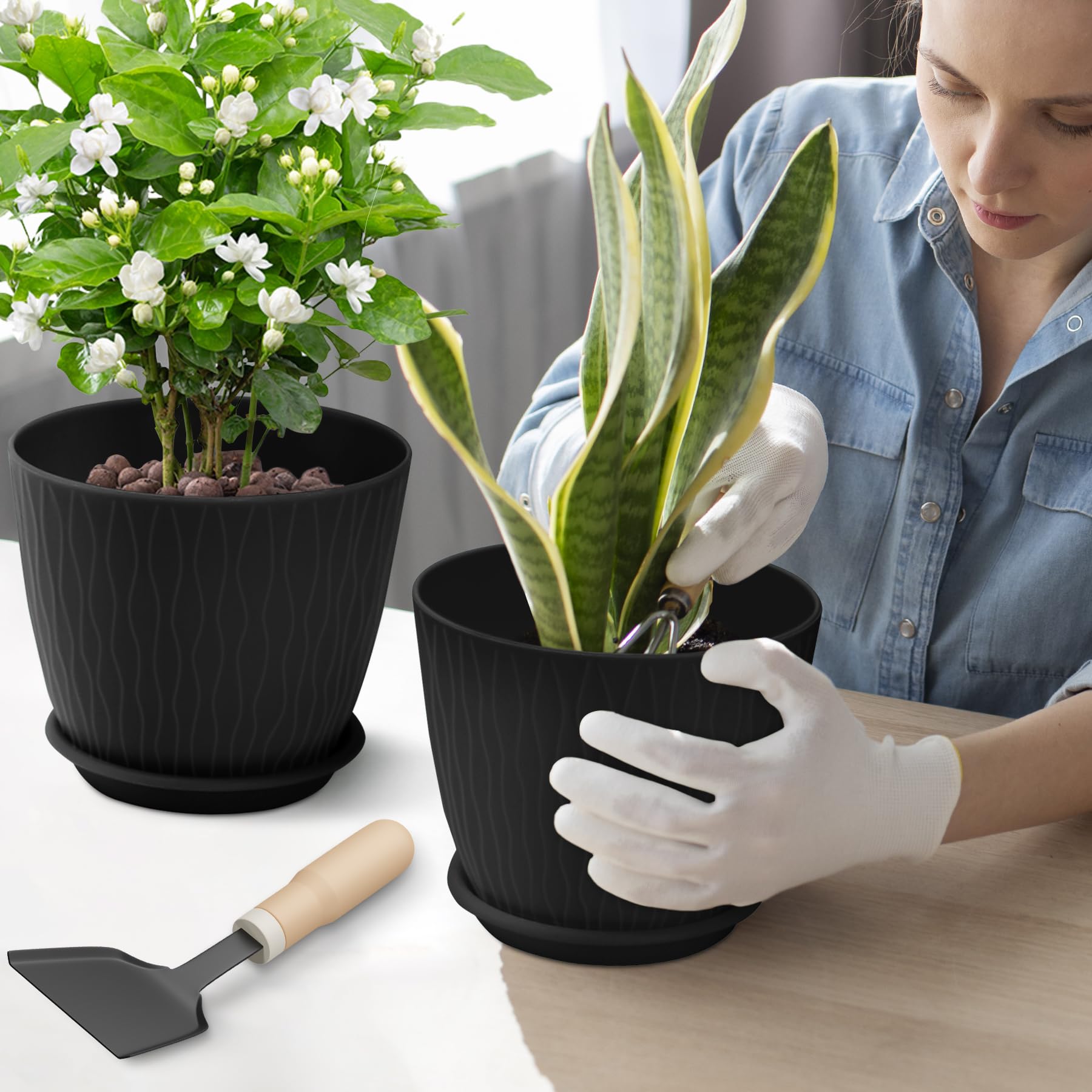 QRRICA pack of five black planters for versatile setups.