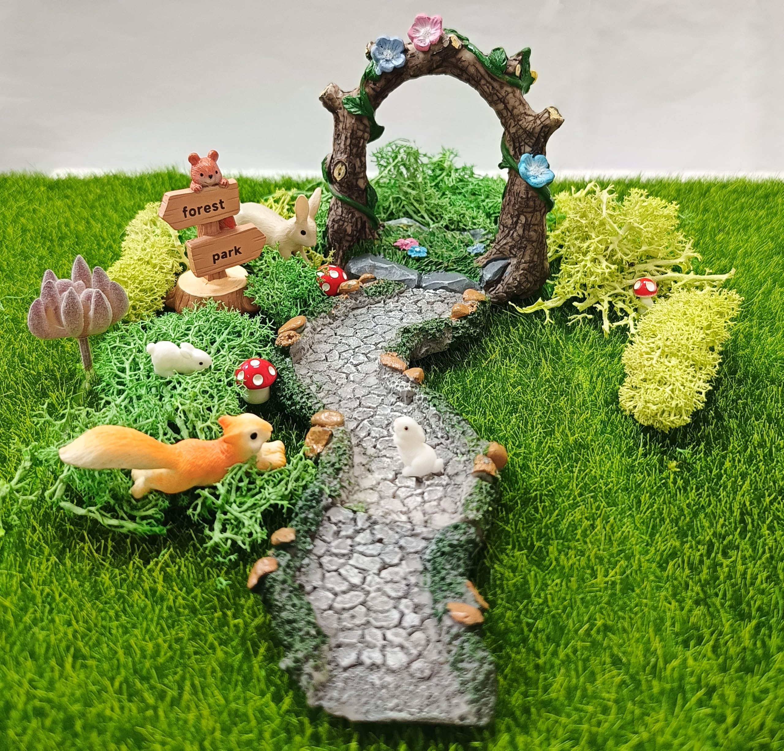 QuarenDen moss pack adds natural texture for lush garden scenes.