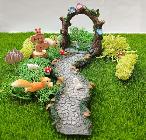QuarenDen moss pack adds natural texture for lush garden scenes.