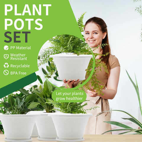 Quarut plant pot with saucer keeps surfaces clean and catches overflow water efficiently.