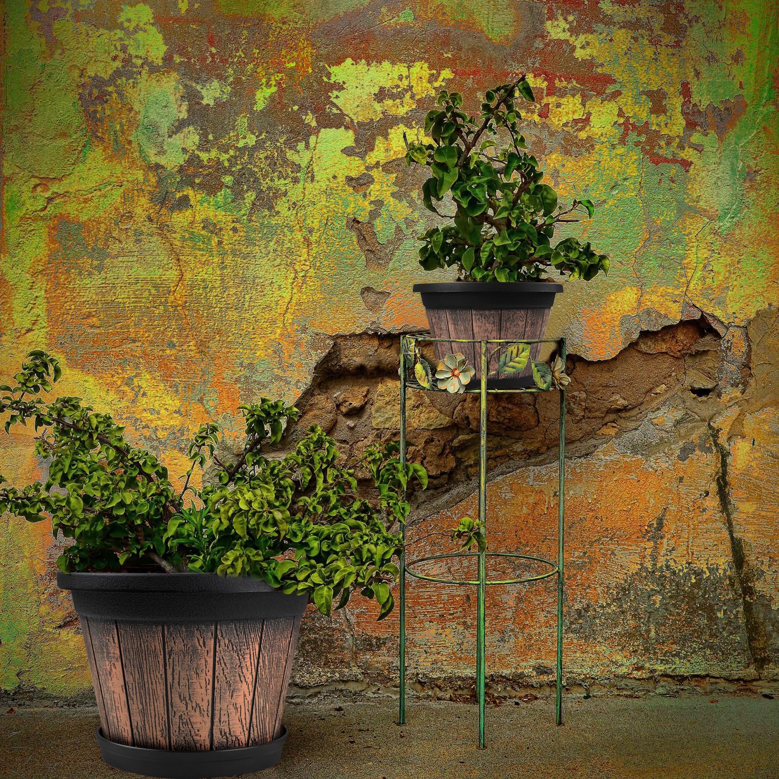 Quarut retro wine-barrel design planter enhances garden, balcony, or patio spaces.
