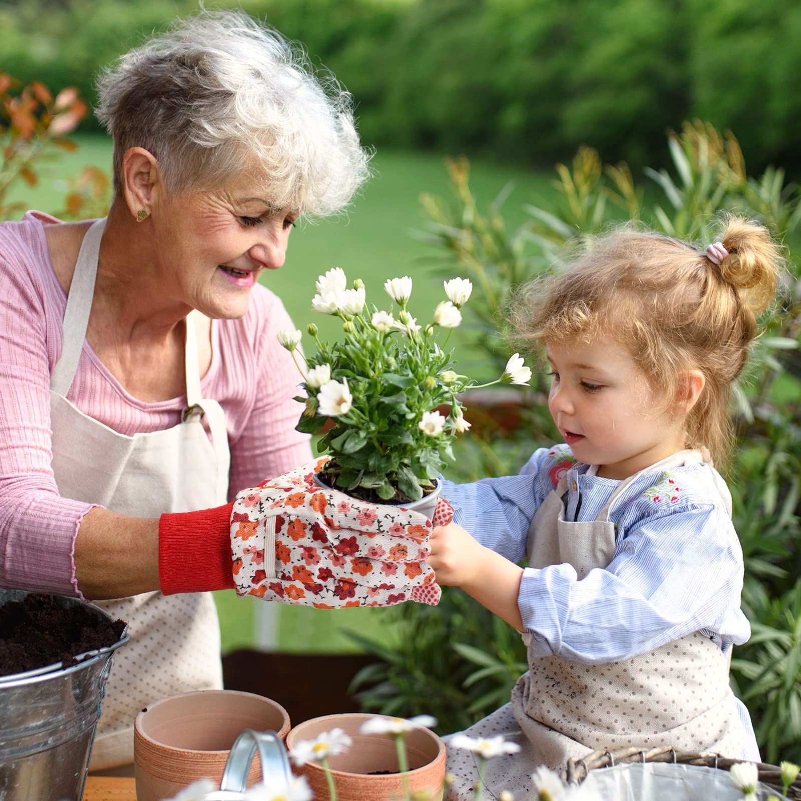 Queekay floral garden gloves durable cotton polyester blend for lasting use